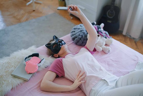 Quels sont les impacts de la technologie sur les aspects intimes des rencontres d'adultes ?
