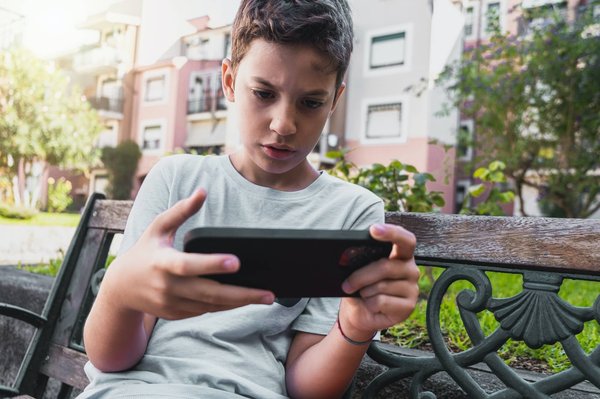 Jeux vidéo en ligne : avantages et inconvénients