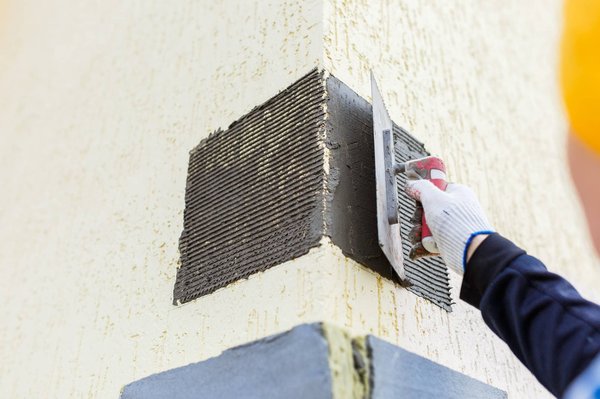 Quels sont les coûts à savoir pour bâtir un mur extérieur?