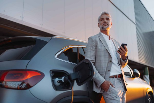 Les voitures hybrides électriques sont-elles adaptées à de longs trajets?